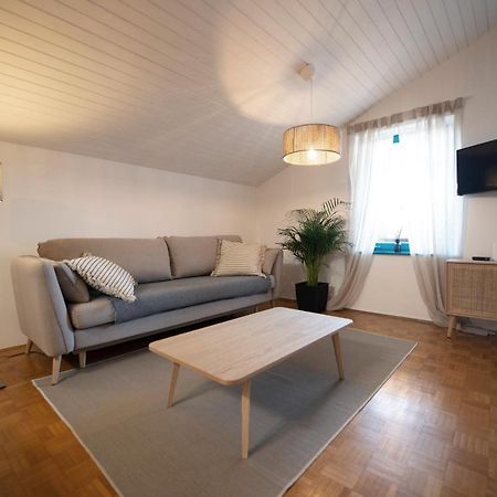 Modra Luna- Apartment With Terrace Izola Εξωτερικό φωτογραφία