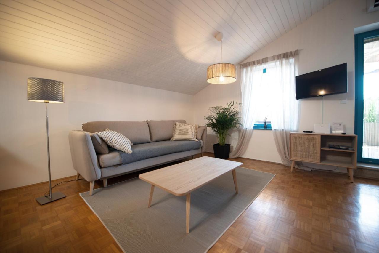Modra Luna- Apartment With Terrace Izola Εξωτερικό φωτογραφία